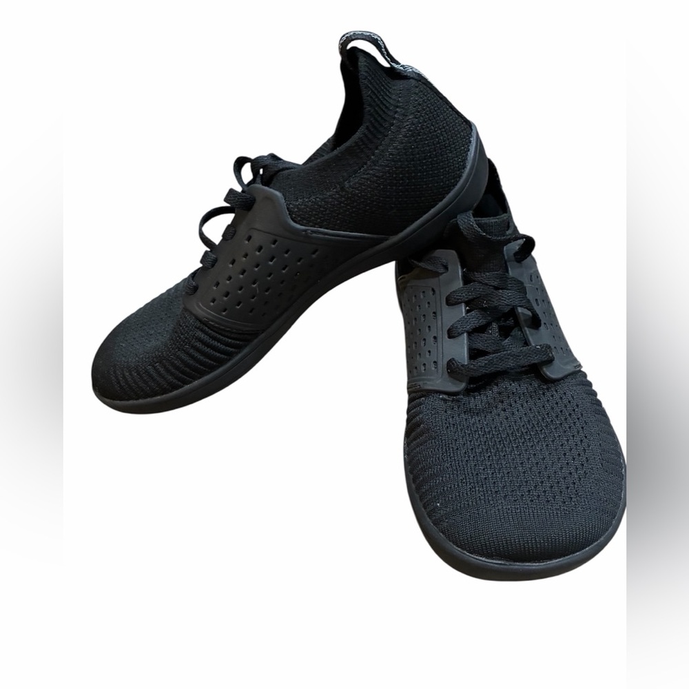 WHITIN Minimalist Barefoot Low Sneakers Black Women's Shoes Sz 8.5